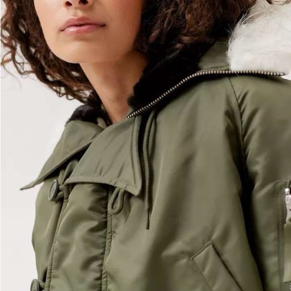 New Urban Outfitters Y2K Puffer Jacket - Picture 5 of 12
